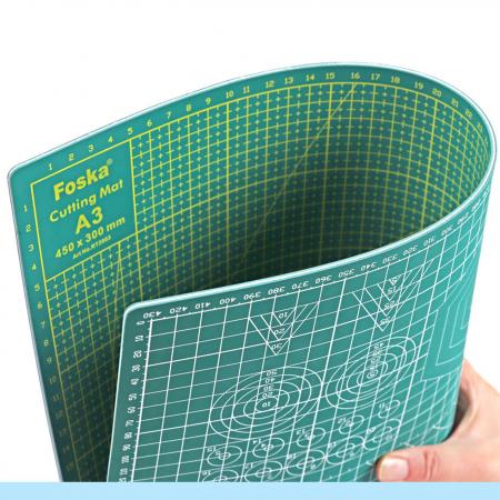 Base de Corte Cutting Mat 45 X 30cm Verde Cuadriculada Foska  Ref. Rt2003
